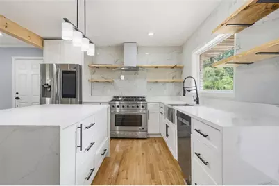 1971 Honeysuckle Lane SW, Atlanta, GA 30311 - Photo 5