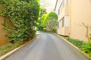 2734 Peachtree Rd NW, Atlanta, GA 30305 - Photo 17