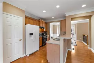 10840 Yorkwood St, Duluth, GA 30097 - Photo 9