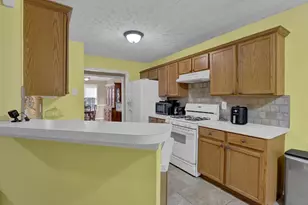 7343 Peacebrook Dr, Flowery Branch, GA 30542 - Photo 9