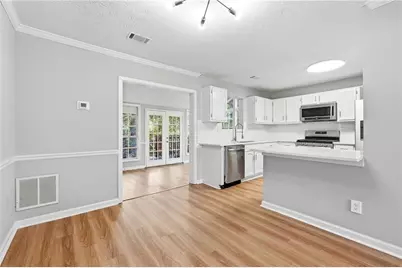5651 Wells Circle, Stone Mountain, GA 30087 - Photo 5