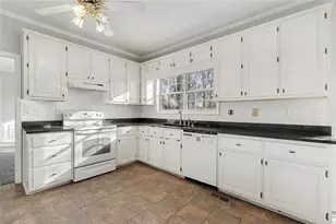 9216 Saddlebrook Way, Douglasville, GA 30135 - Photo 9