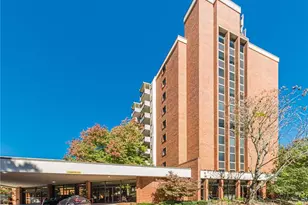 300 Johnson Ferry Road NE, Atlanta, GA 30328 - Photo 3