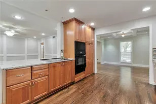 220 Wind Shadow Ct, Roswell, GA 30075 - Photo 7