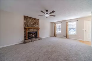 962 Cove Lake Ct, Lawrenceville, GA 30045 - Photo 3