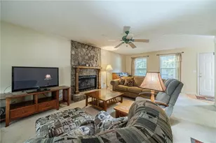 962 Cove Lake Ct, Lawrenceville, GA 30045 - Photo 3