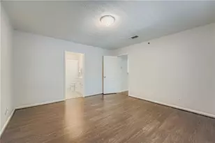 609 Mill Pond Dr SE, Smyrna, GA 30082 - Photo 9