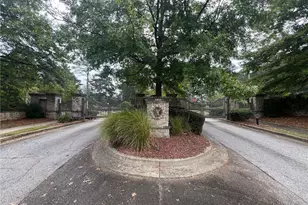 2307 Treehaven Dr, Snellville, GA 30078 - Photo 7