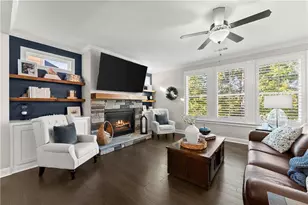 7123 Lake Edge Dr, Flowery Branch, GA 30542 - Photo 9