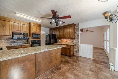 3906 Laurens Lane, Snellville, GA 30039 - Photo 15