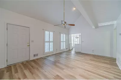 3906 Laurens Lane, Snellville, GA 30039 - Photo 17