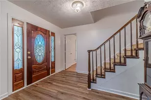 3906 Laurens Ln, Snellville, GA 30039 - Photo 9