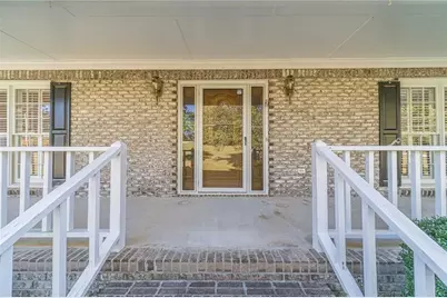 3906 Laurens Lane, Snellville, GA 30039 - Photo 7