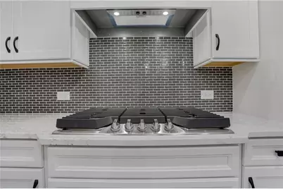 7044 Manchester Drive, Flowery Branch, GA 30542 - Photo 9