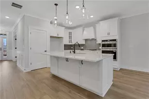 7044 Manchester Dr, Flowery Branch, GA 30542 - Photo 5