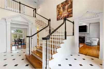 345 W Berwicke Common NE, Atlanta, GA 30342 - Photo 9