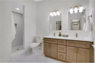 207 Walthall Street NW, Marietta, GA 30064 - Photo 5