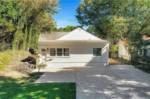 207 Walthall Street NW, Marietta, GA 30064 - Photo 17