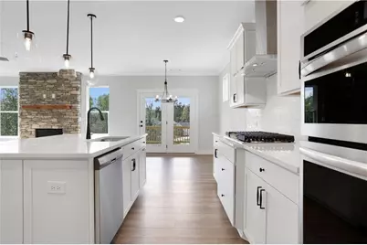 7049 Manchester Drive, Flowery Branch, GA 30542 - Photo 7