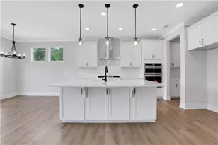 7049 Manchester Dr, Flowery Branch, GA 30542 - Photo 5