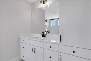 7041 Manchester Dr, Flowery Branch, GA 30542 - Photo 13