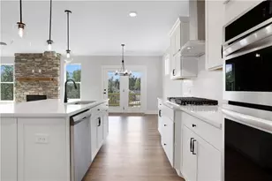 7041 Manchester Dr, Flowery Branch, GA 30542 - Photo 7