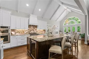 5540 Chelsen Wood Dr, Johns Creek, GA 30097 - Photo 3
