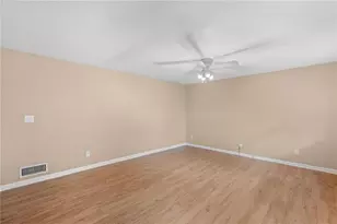 3964 Wedgewood Dr, Douglasville, GA 30135 - Photo 7