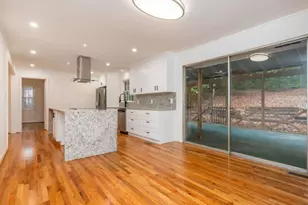 1077 Vistavia Cir, Decatur, GA 30033 - Photo 9