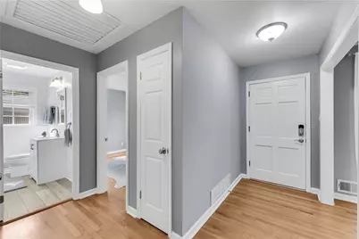 922 Red Apple Drive, Marietta, GA 30066 - Photo 5