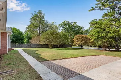 922 Red Apple Drive, Marietta, GA 30066 - Photo 3