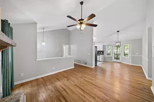 1528 Oakleaf Dr, Auburn, GA 30011 - Photo 5