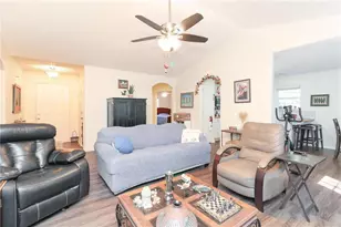 203 Pinewood Cir, Colbert, GA 30628 - Photo 5