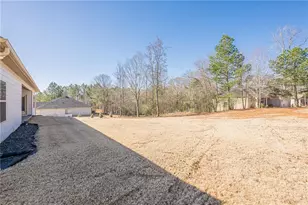 303 River Mansion Dr, Jefferson, GA 30549 - Photo 51