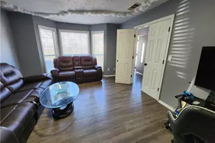 1124 Shady Creek Dr, Lithonia, GA 30058 - Photo 5