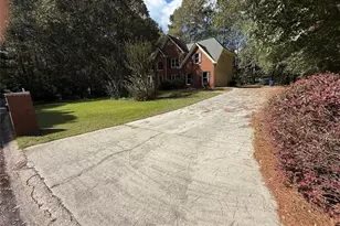 2781 Jen Chris Dr, Snellville, GA 30039 - Photo 1