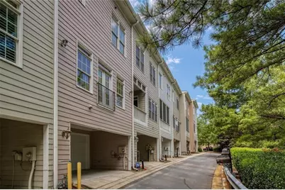 956 Persimmon Point NE, Sandy Springs, GA 30328 - Photo 33