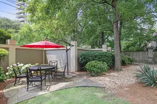 2499 Peachtree Rd NE, Atlanta, GA 30309 - Photo 21