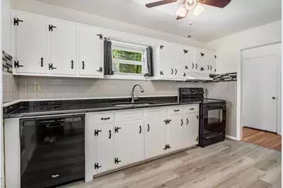 2563 Beverly Hills Drive, Chamblee, GA 30341 - Photo 5