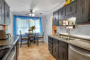 3223 Rhonda Dr, Jonesboro, GA 30236 - Photo 9