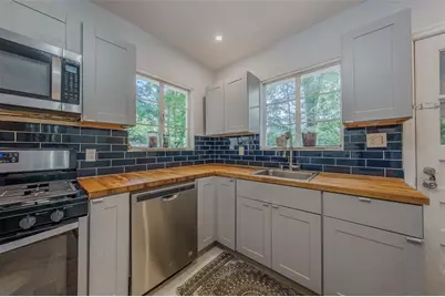 1920 W Forrest Avenue W, Atlanta, GA 30344 - Photo 11