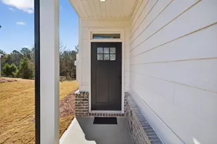 562 Madison St, Commerce, GA 30529 - Photo 3