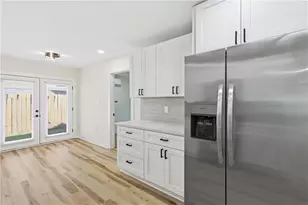 19 Robin Hood Dr, Savannah, GA 31406 - Photo 13