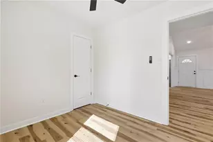 19 Robin Hood Dr, Savannah, GA 31406 - Photo 21