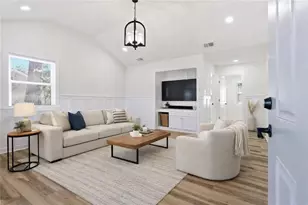 19 Robin Hood Dr, Savannah, GA 31406 - Photo 5