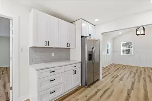 19 Robin Hood Dr, Savannah, GA 31406 - Photo 13