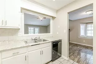 8685 Woodside Ln, Jonesboro, GA 30238 - Photo 15