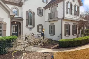 6005 Oakbury Ln, Suwanee, GA 30024 - Photo 5