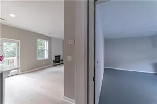 7402 Gossamer St, Union City, GA 30291 - Photo 31