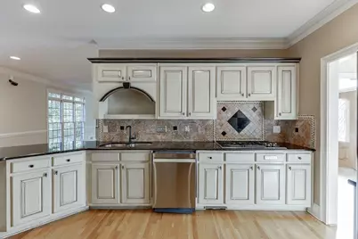 1450 Woodland Lake Drive, Snellville, GA 30078 - Photo 9